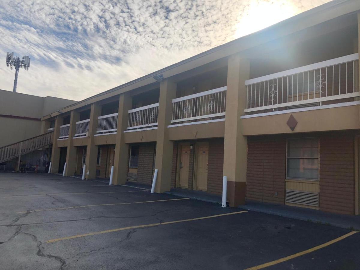 Airport Inn And Suites Tulsa Exterior foto
